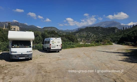 Parking u stup Kardamyli old Town